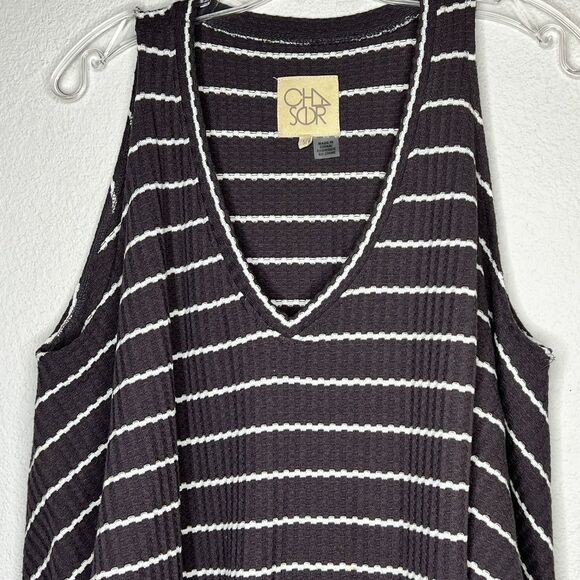 Chaser Cold Shoulder Top‎ - Picture 2 of 7